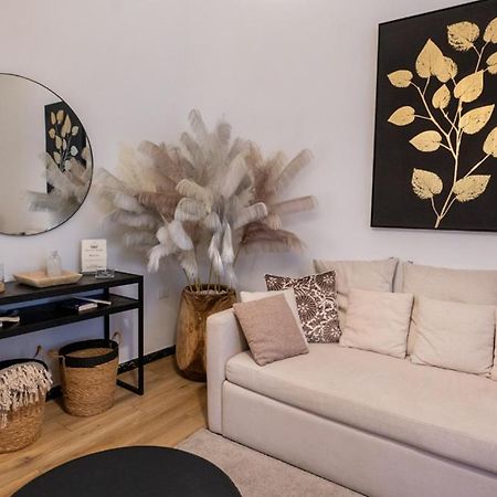 Dea Luxury Casa Vacanze- Zona Chiesa A Trullo - アルベロベッロ エクステリア 写真