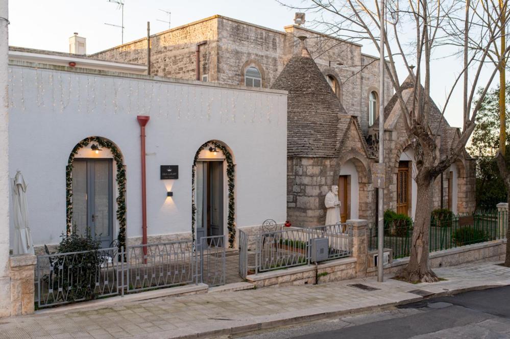 Dea Luxury Casa Vacanze- Zona Chiesa A Trullo - アルベロベッロ エクステリア 写真