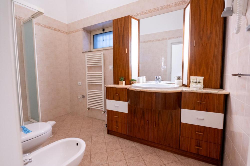 Dea Luxury Casa Vacanze- Zona Chiesa A Trullo - アルベロベッロ エクステリア 写真